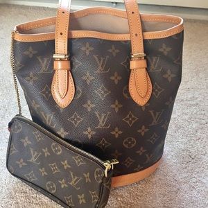 Louis Vuitton bucket bag (POUCH NOT INCLUDED)